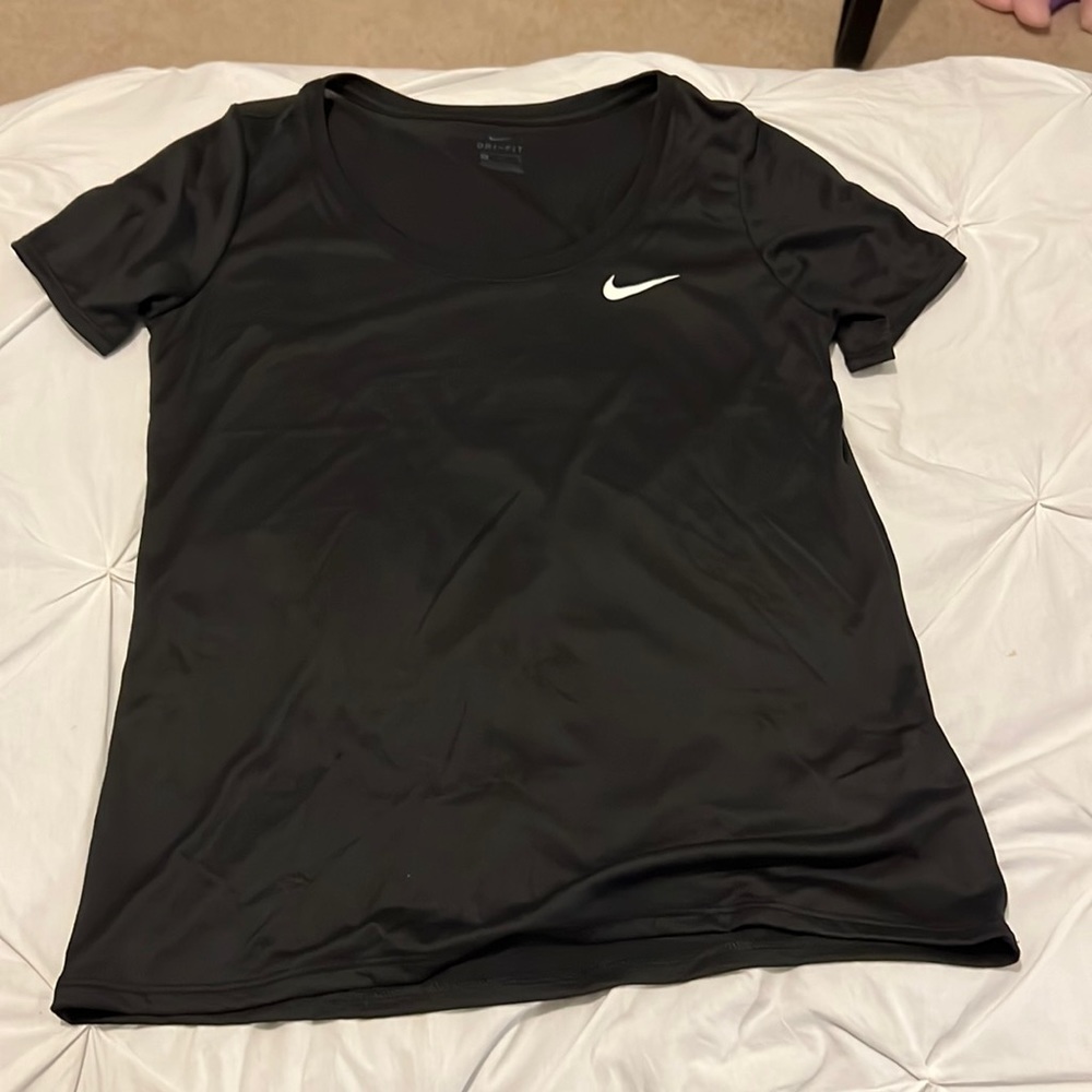 Black NIKE t shirt, size M.